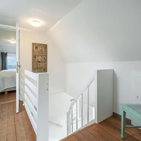 Casa de Férias Strandhaus Am Muehlendamm - Meerblick, Sauna Und Ofen Steinbergkirche