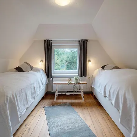 Strandhaus Am Muehlendamm - Meerblick, Sauna Und Ofen Feriehus